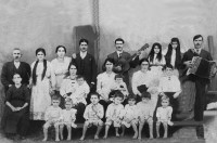 /album/restaura%c3%a7%c3%a3o%20de%20fotografias/familia-rodighieri-trabalhada-jpg/